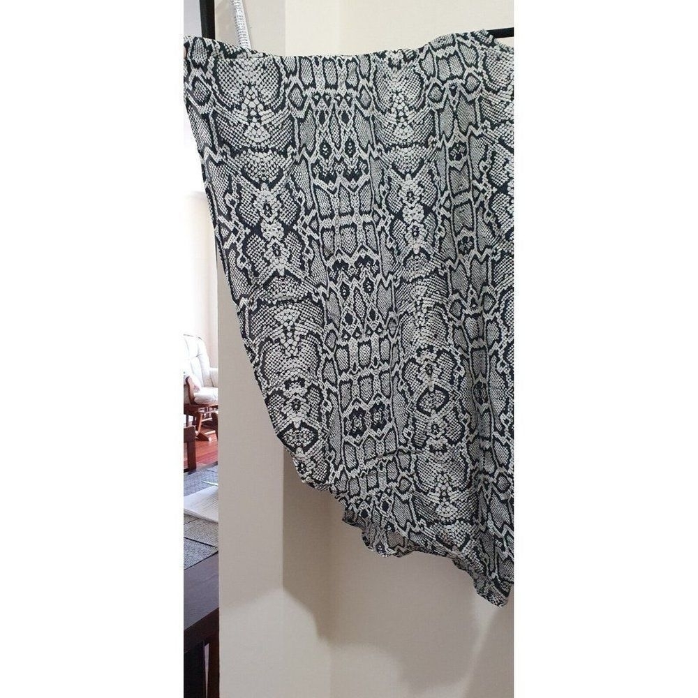 VixSphinx Snake-Print Short Coverup - Picture 7 of 8